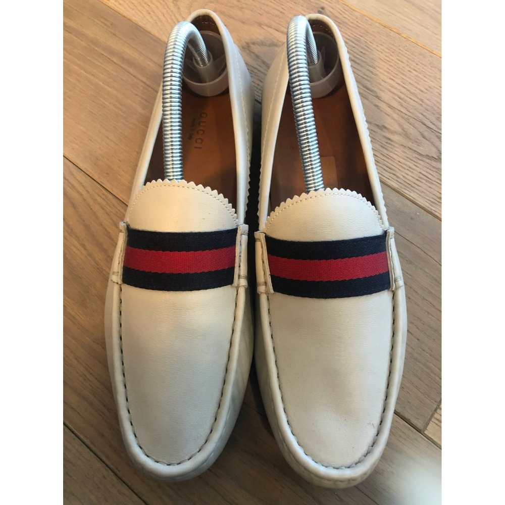 Gucci White Leather Loafers with Burgundy & Blue Strap